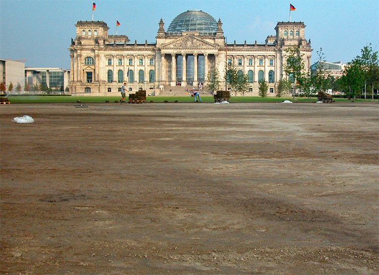 Berlin, Platz der Republik mit Reichstagsgeb&auml;ude 