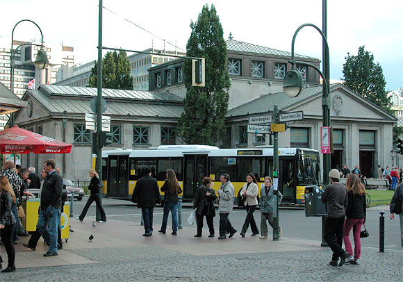 Berlin-Charlottenburg: U-Bahnhof Wittenbergplatz