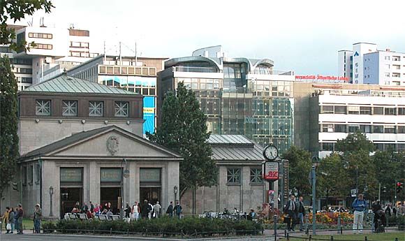 Berlin-Charlottenburg: U-Bahnhof Wittenbergplatz