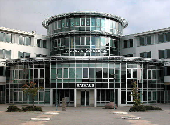 Rathaus Ludwigsfelde, Stadtbibliothek Ludwigsfelde, Geb&auml;ude