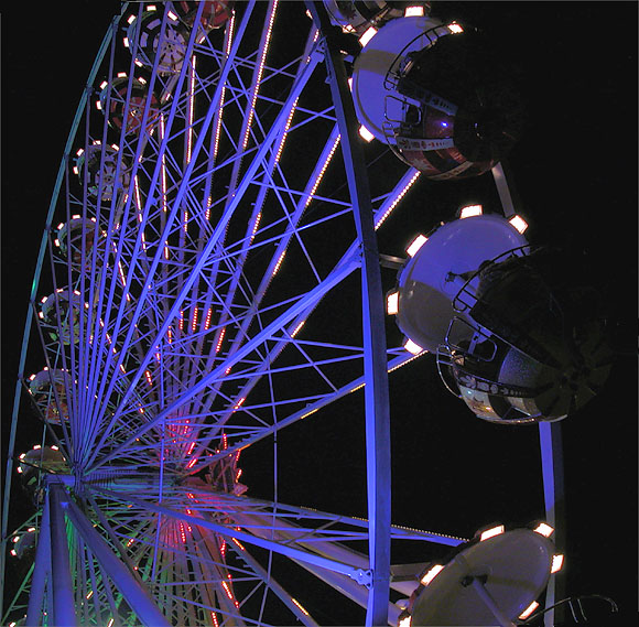 Berlin,Weihnachtsmarkt, Schlo&szlig;platz, Karussel, Nachtaufnahme