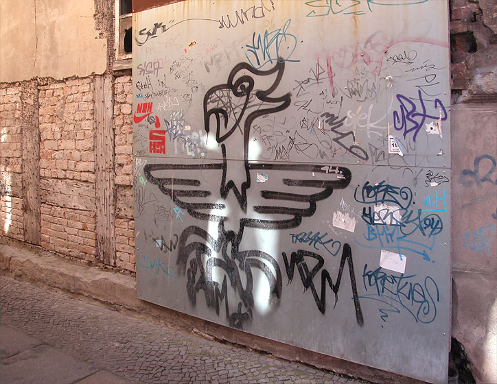 Graffiti in einer Gasse nahe St. Katharinenkirche, Brandenburg an der Havel, Neustadt 