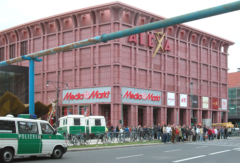 Einkaufszentrum Alexa, Berlin-Alexanderplatz, Er&ouml;ffnung, Architekt: José M. Quintela da Fonseca 