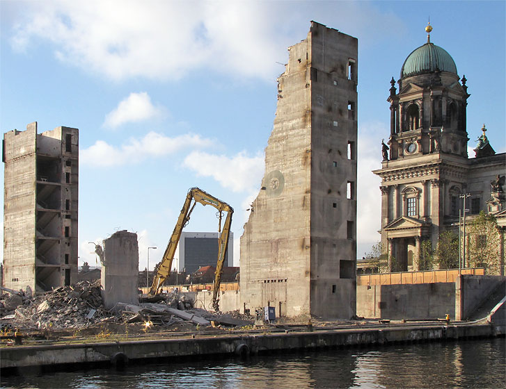Berlin: Palast der Republik. Abgerissen