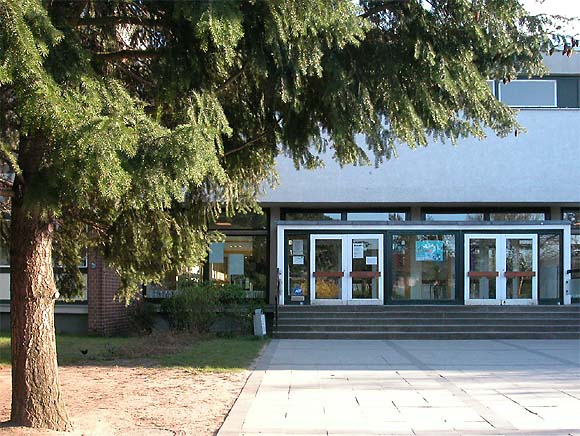Wolfsburger Weg, Schätzelberg-Schule, Grundschule mit musikalischem Zug 
